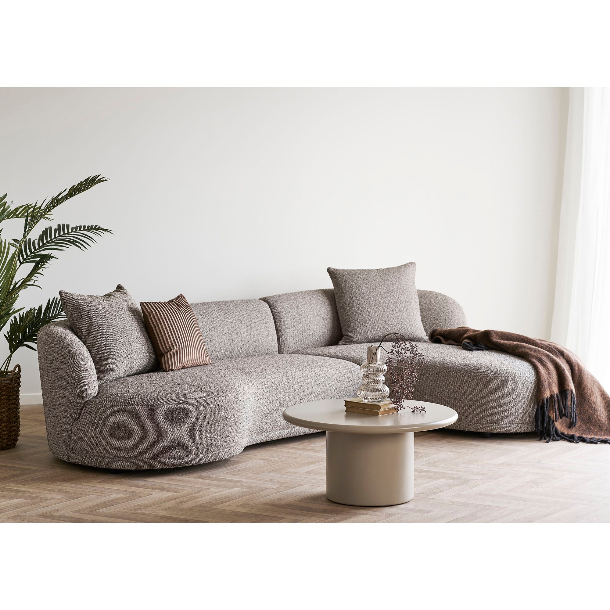 Kingston Lounge Sofa with 2 cushions, right-facing, brown