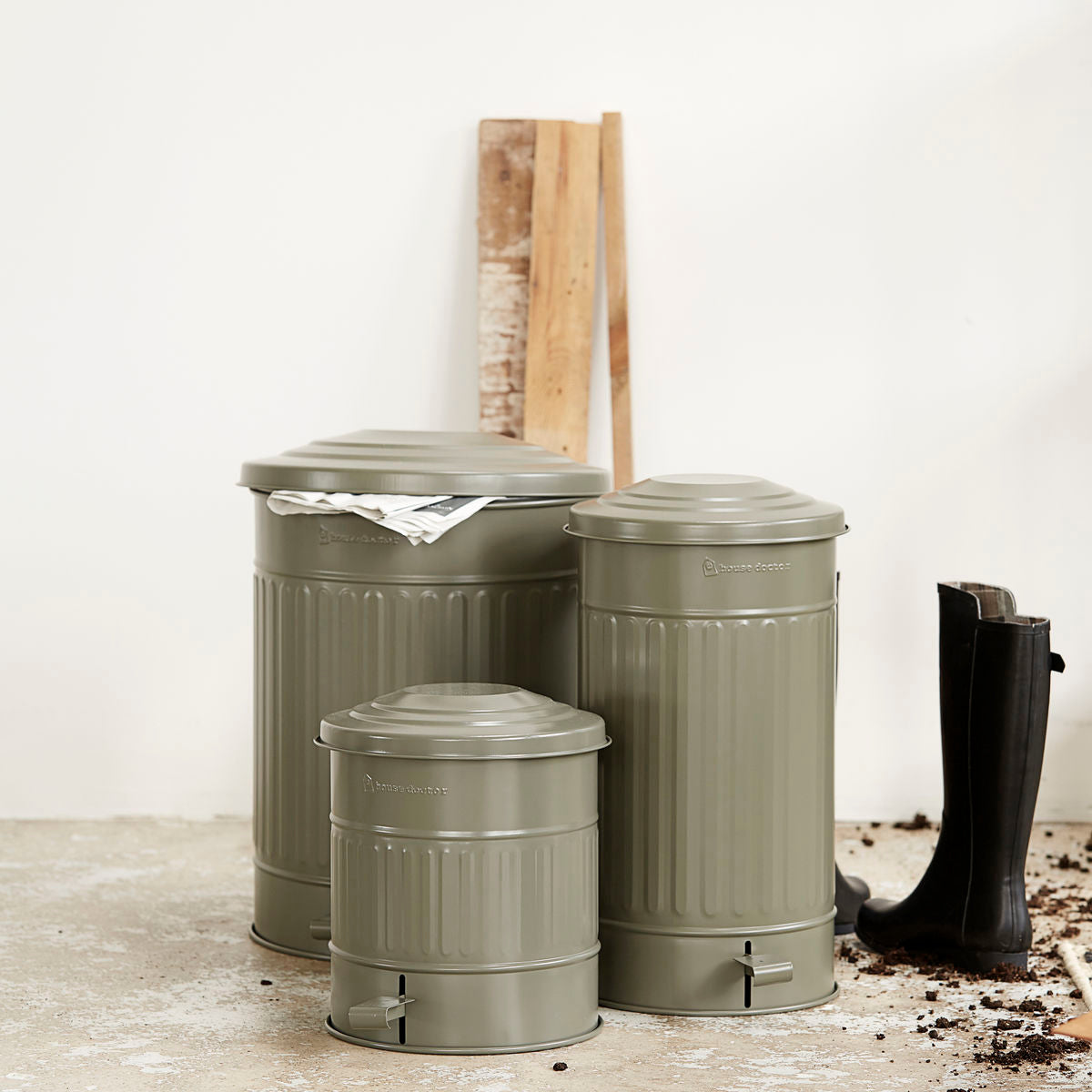 Trash, matte army green