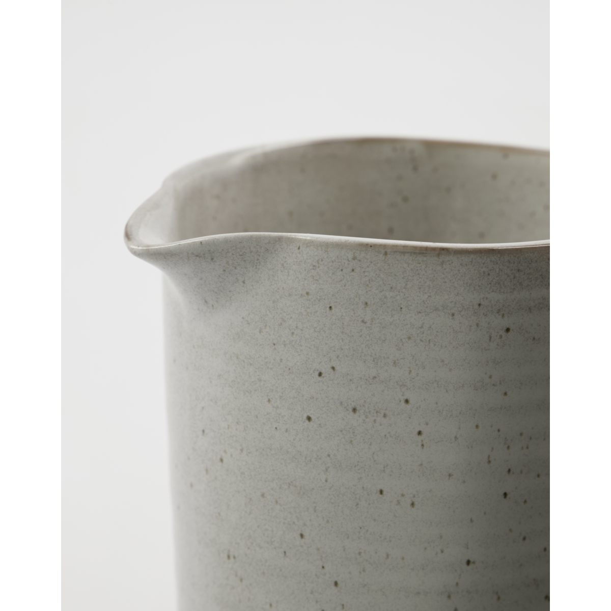 Jug, hdpion, gray; white
