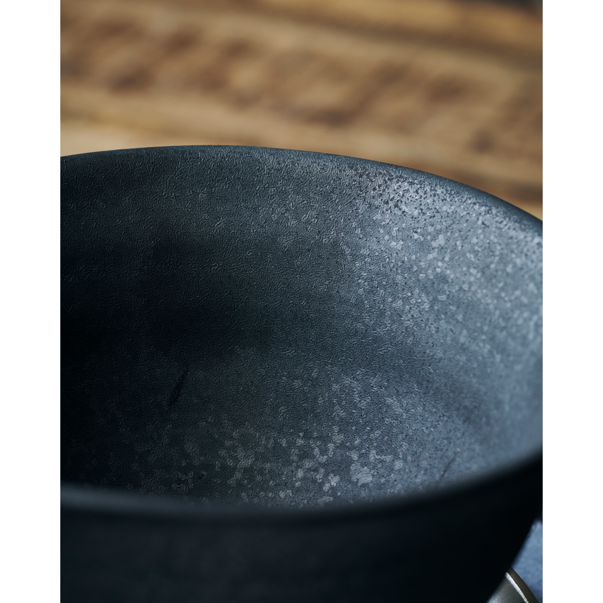 Bowl, hdpion, black; brown