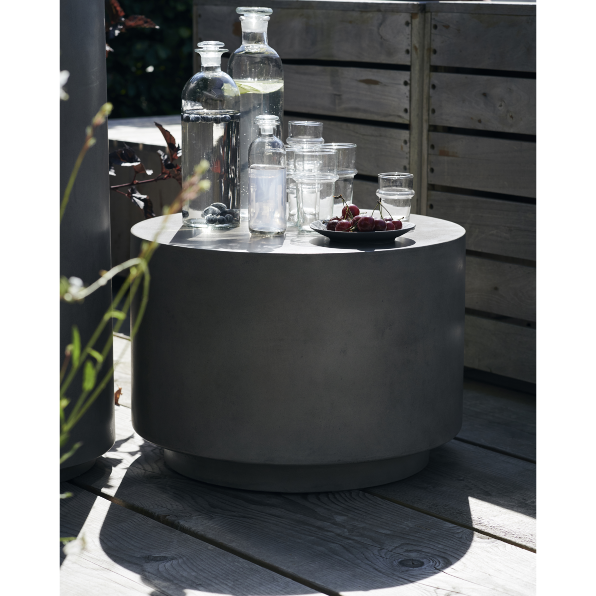 Table, hdout, gray
