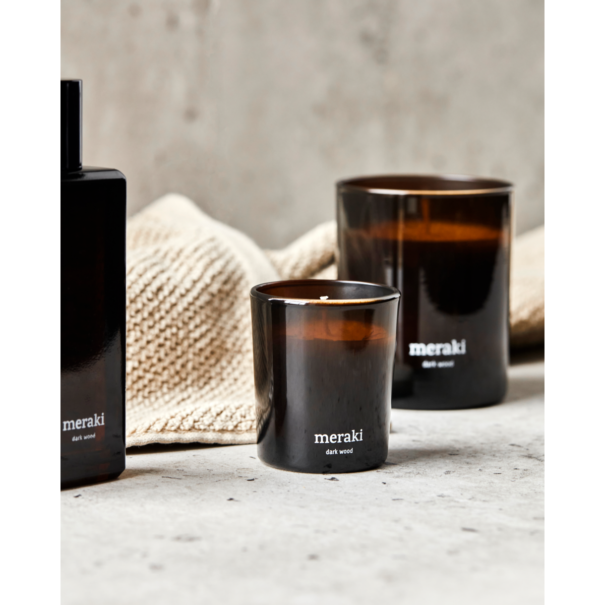 Scented candle, Dark wood., Brown