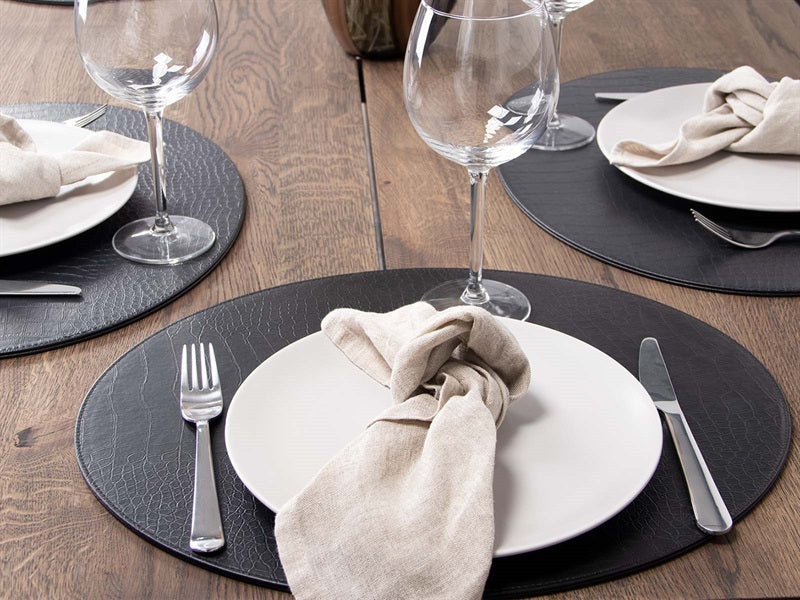 Oval cover napkin // black hose pattern PU - HARD