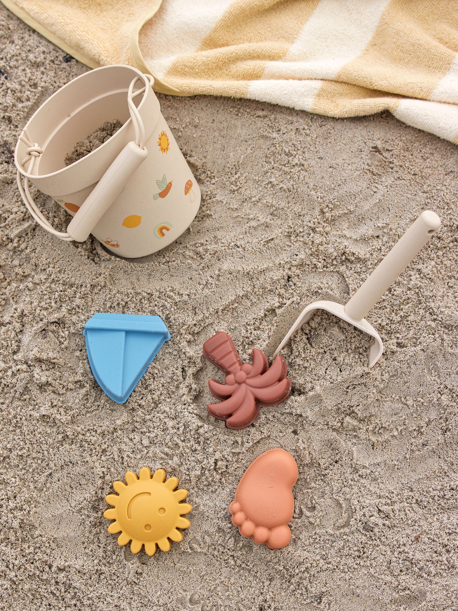 Bloomingville Mini Agnes Strand and Sandkass toy, Nature, Silicone