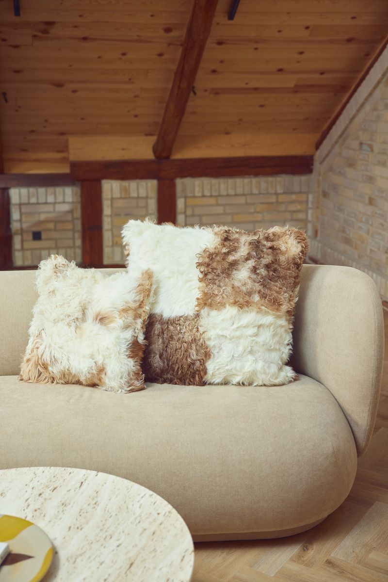 Chalet | Pillow | Lambskin | Tigrado | Double -sided | Short -haired