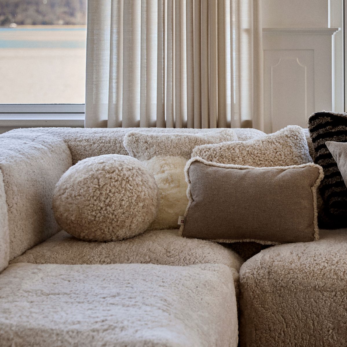 Angelite pillow | Short-haired | New Zealand | Ø25/30/35 cm