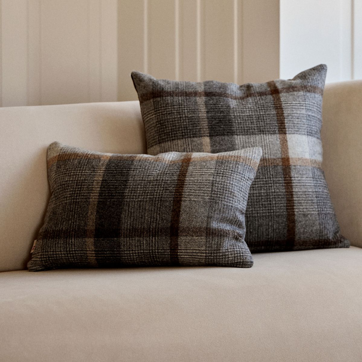 Checked Collection | Wool pillow | Double Sided | 34x52 cm