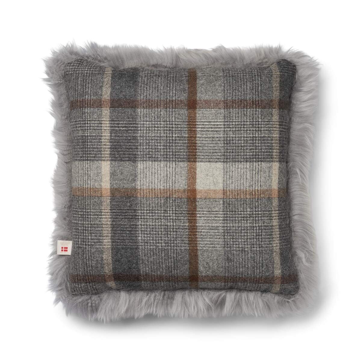 Checked Collection | Wool pillow | Long-haired | 52x52 cm