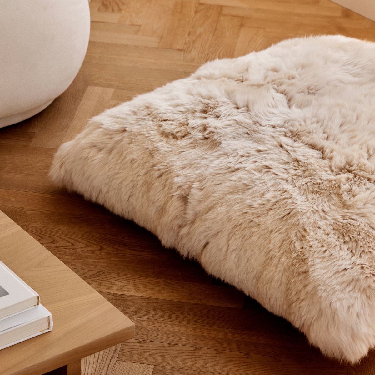 Maxi Float Pillow | Long-haired | New Zealand | 90x90 cm