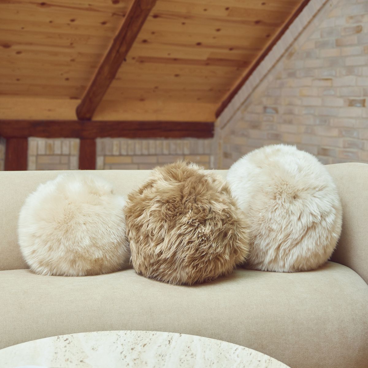 Angelite pillow | Long-haired | New Zealand | Ø25/30/35