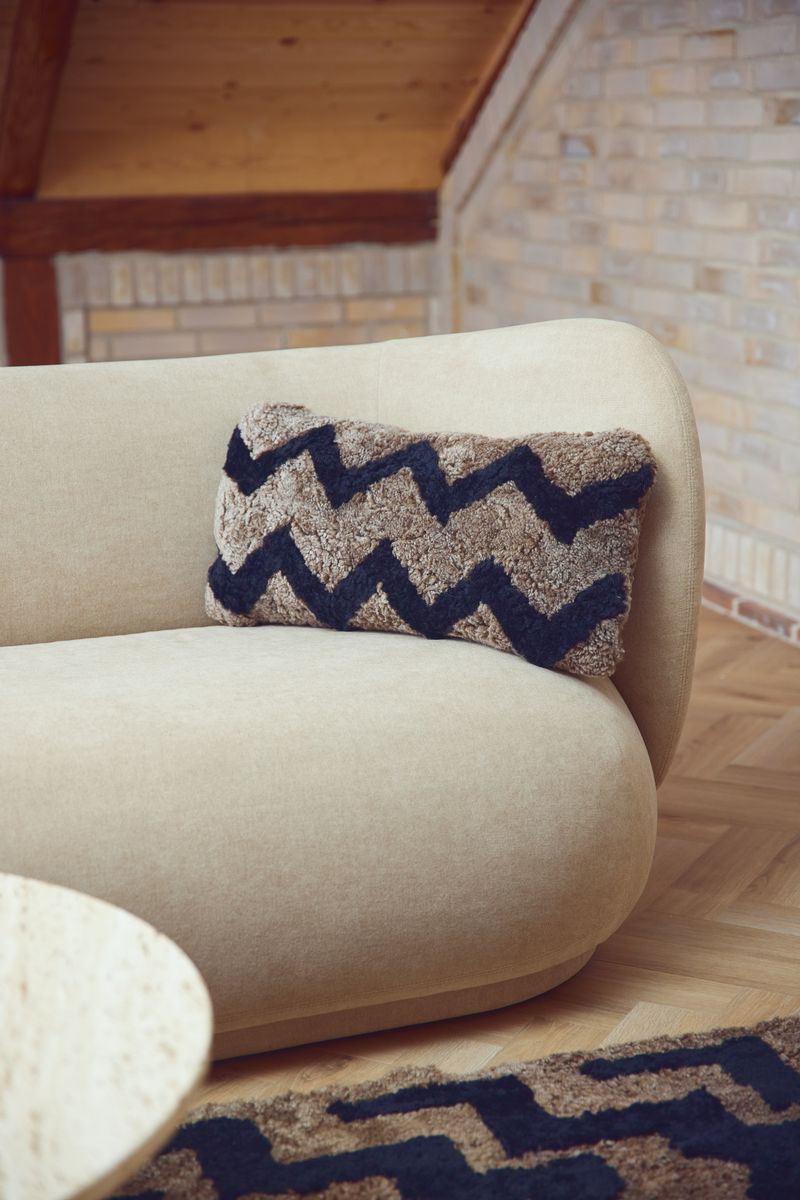 Zigzag lambskin cushion | Short-haired | New Zealand | Double sided