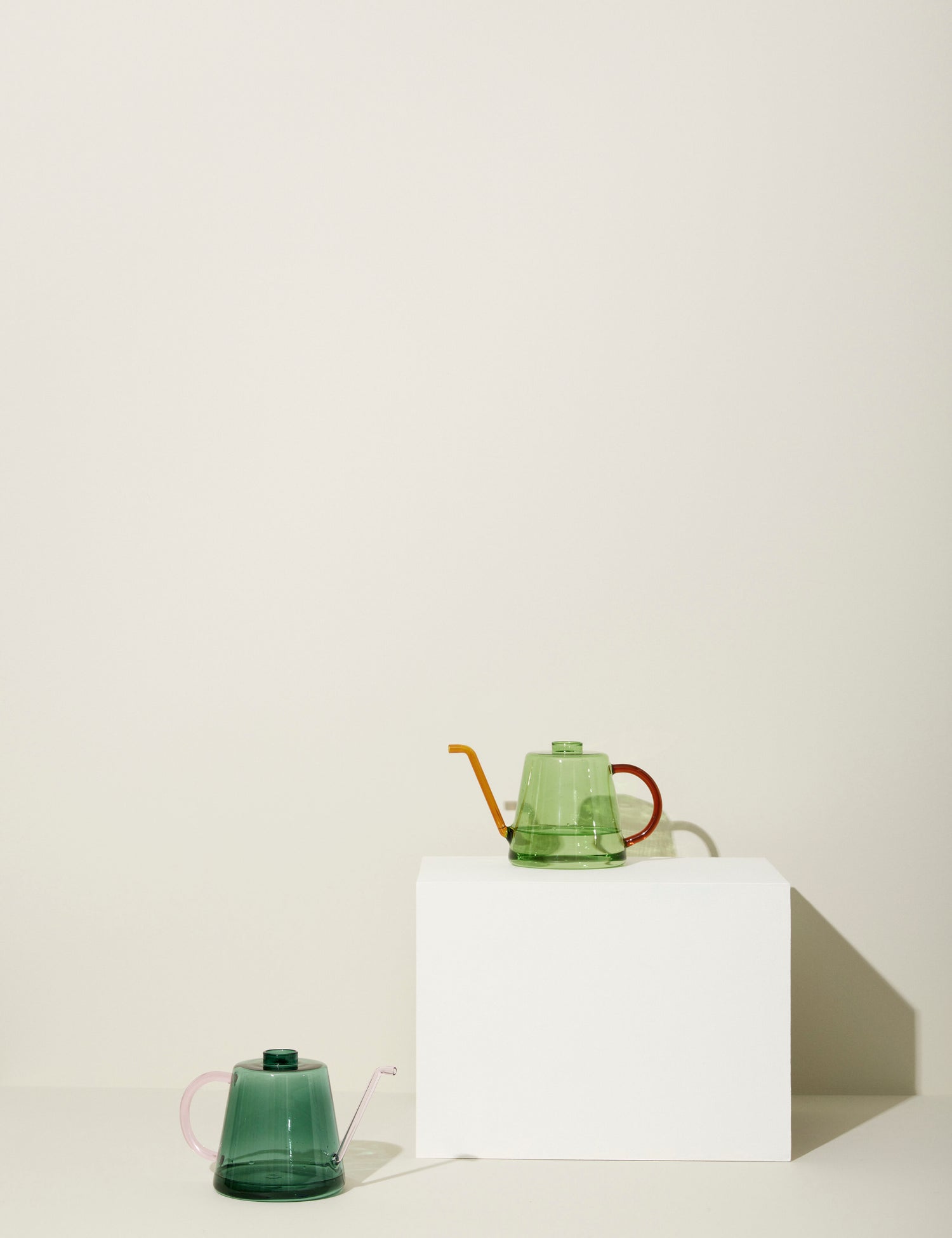 Flora water jug green/amber color - 24x14xh14cm