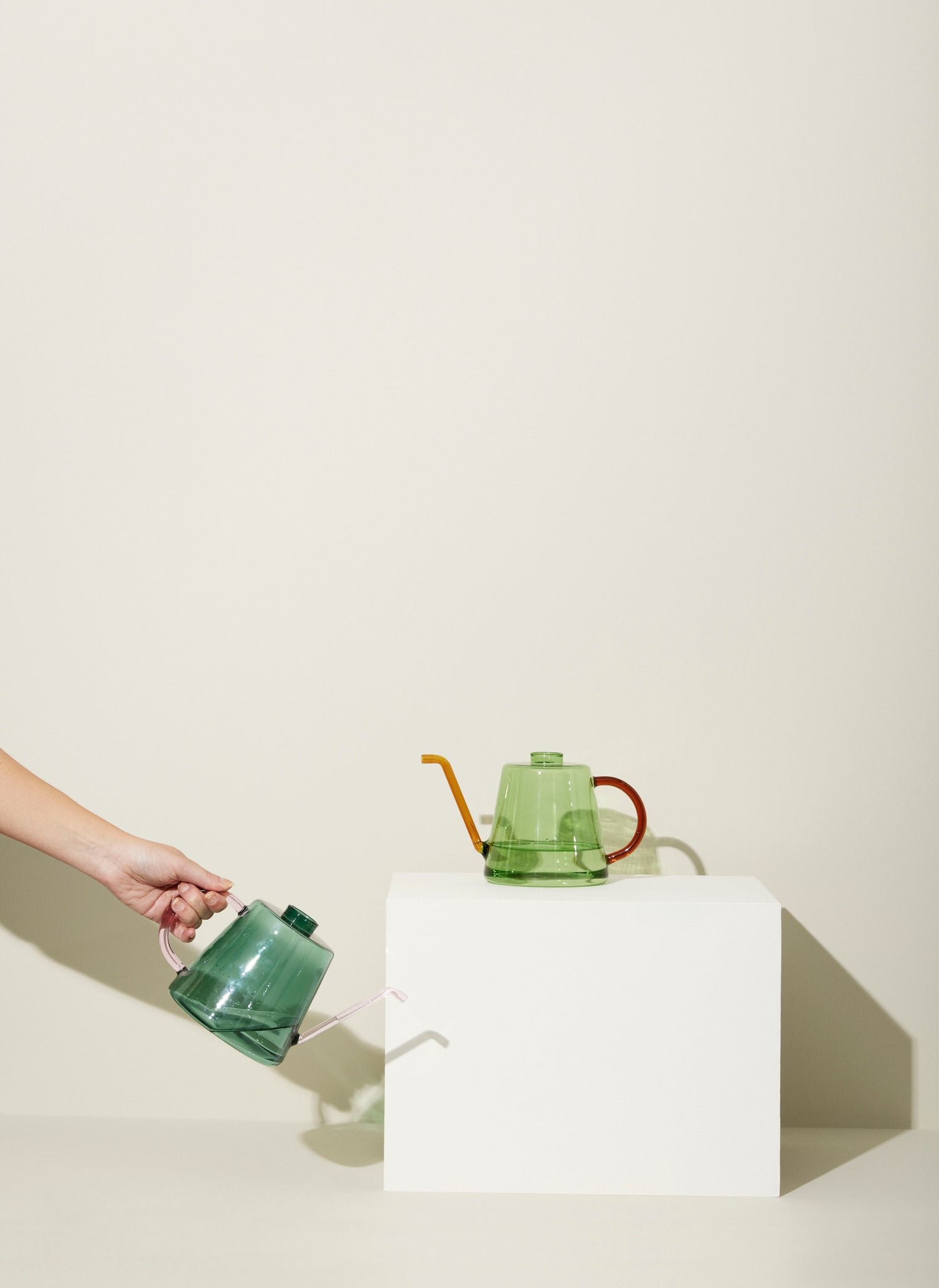 Flora water jug green/amber color - 24x14xh14cm