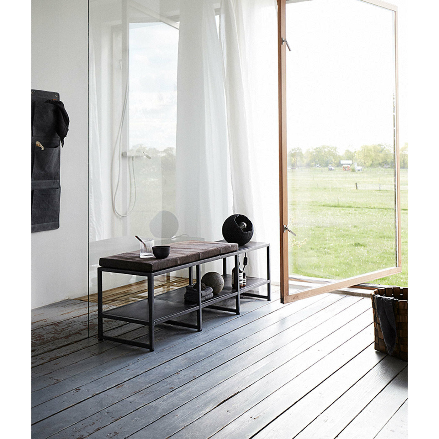 MUUBS - Bænk Bronx L - Sort (LGB) - Jern - B135xD40xH45 cm - Muubs - DesignGaragen.dk