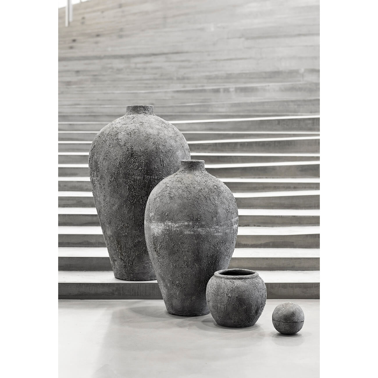 Krukke Luna Grey 100 - Grå - Terracotta - H: 100 Ø: 56 cm - Muubs - DesignGaragen.dk