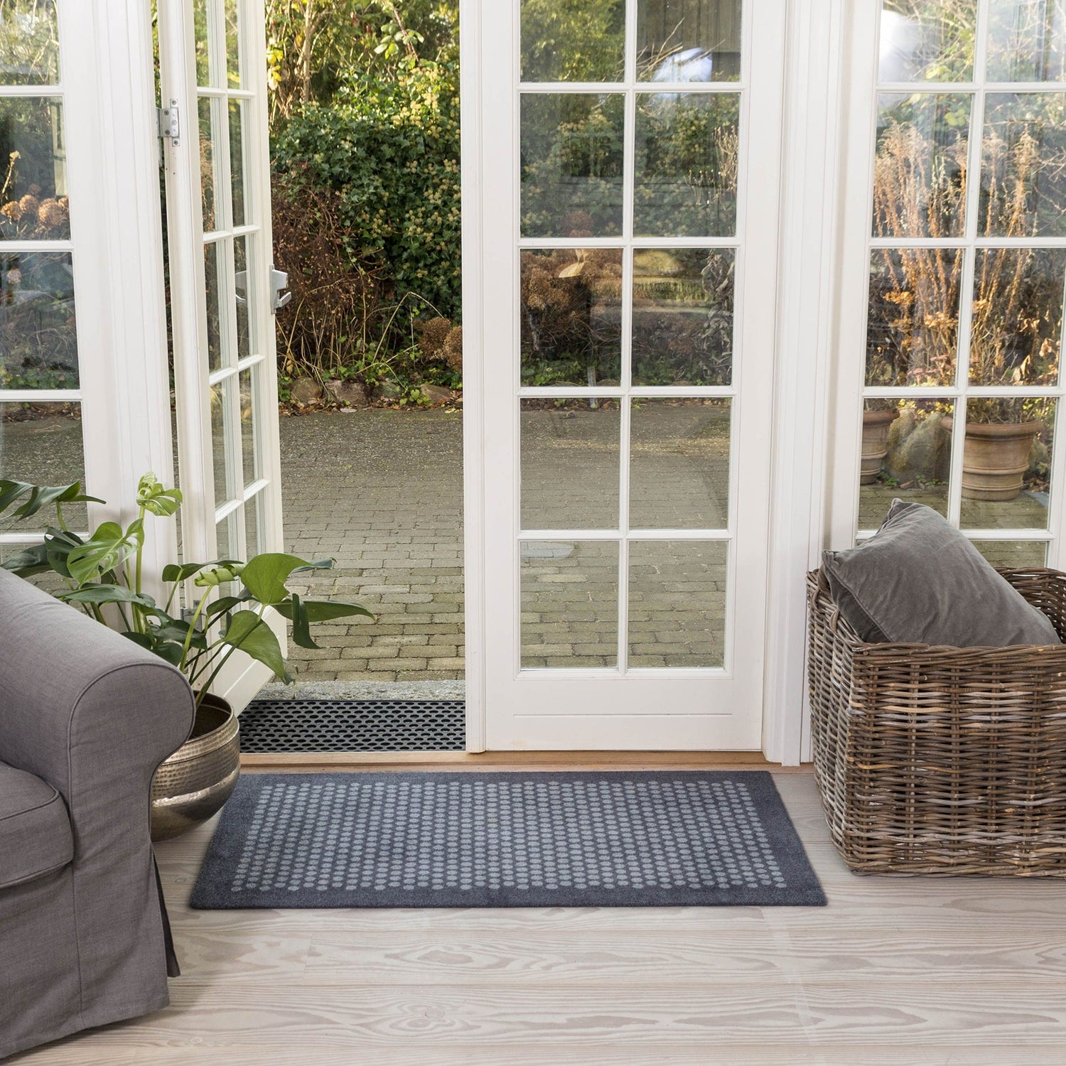 GULVMÅTTE 67 x 150 CM - DOTS/GREY - Tica Copenhagen - DesignGaragen.dk