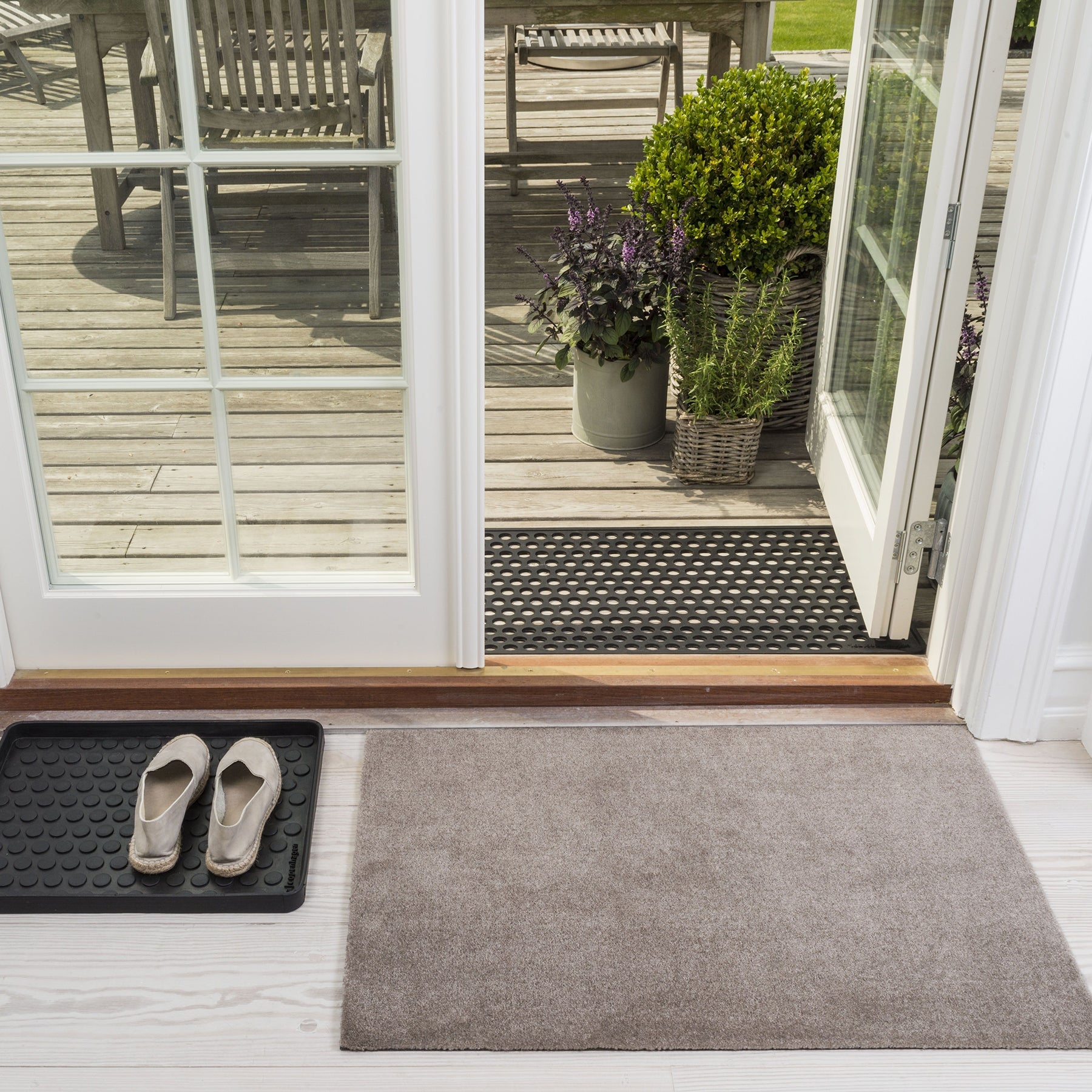 FLOOR MAT 60 x 90 cm - UNI COLOUR/SAND - Tica Copenhagen - DesignGaragen.dk