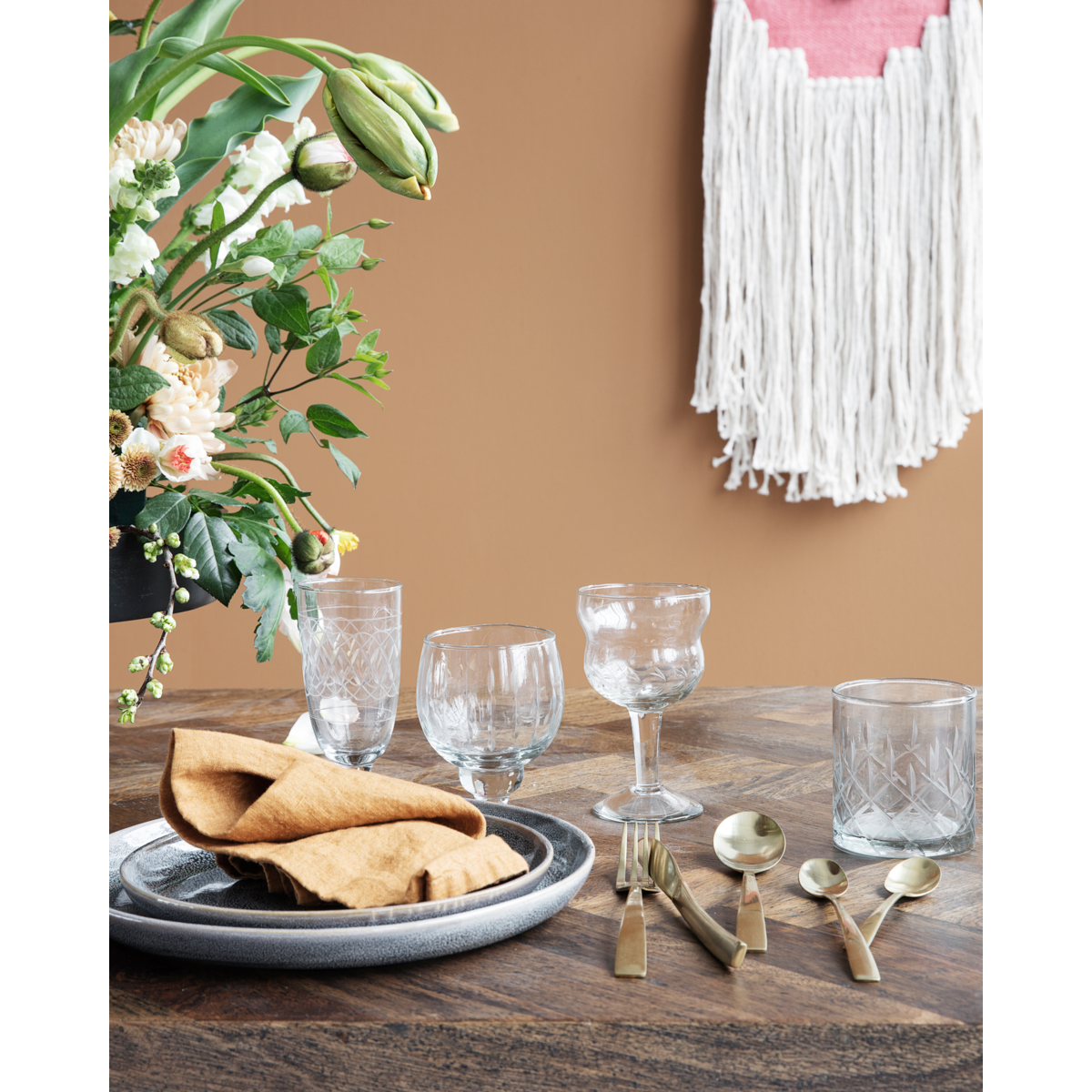 White wine glass, hdvintage, ready