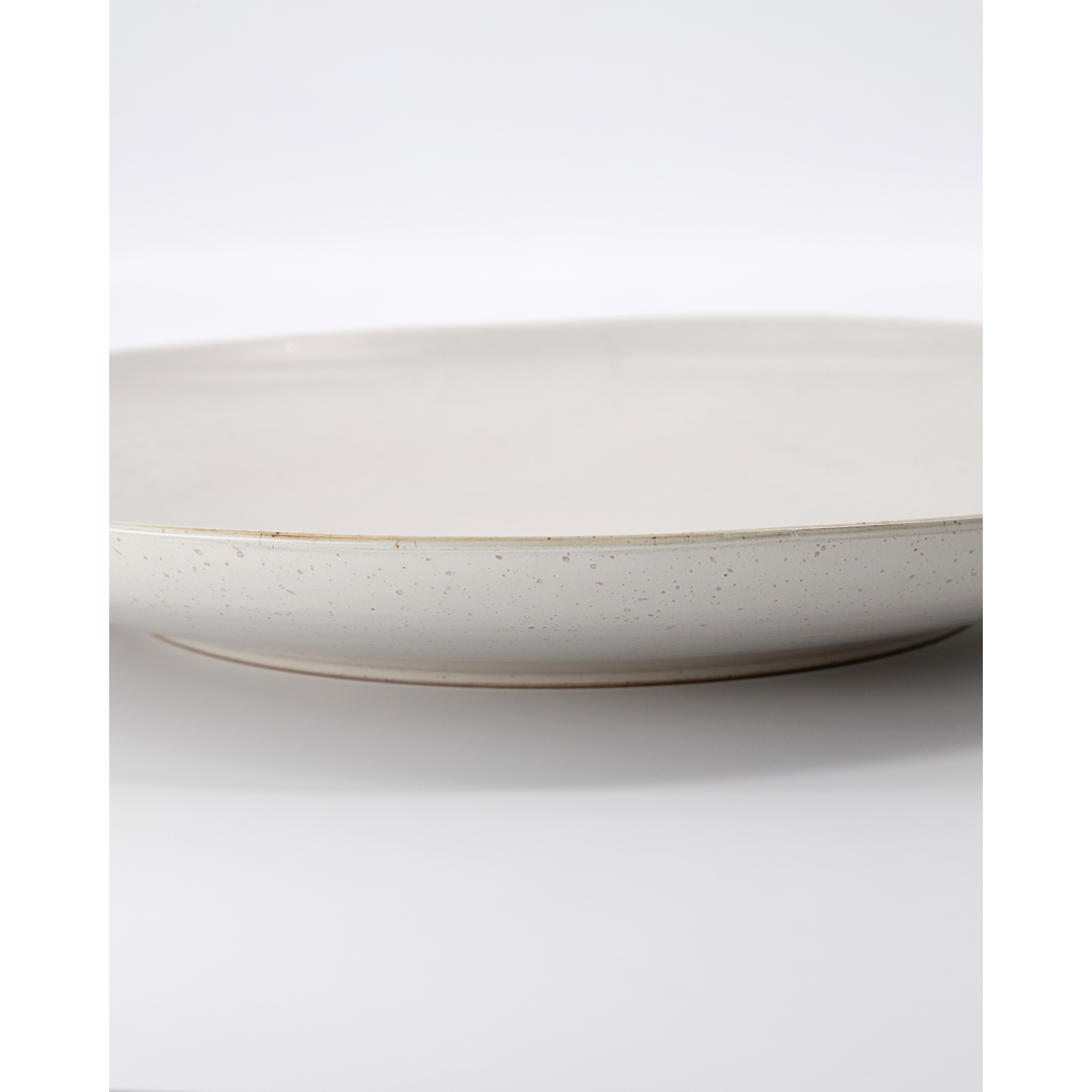 Dish, hdpion, gray; white