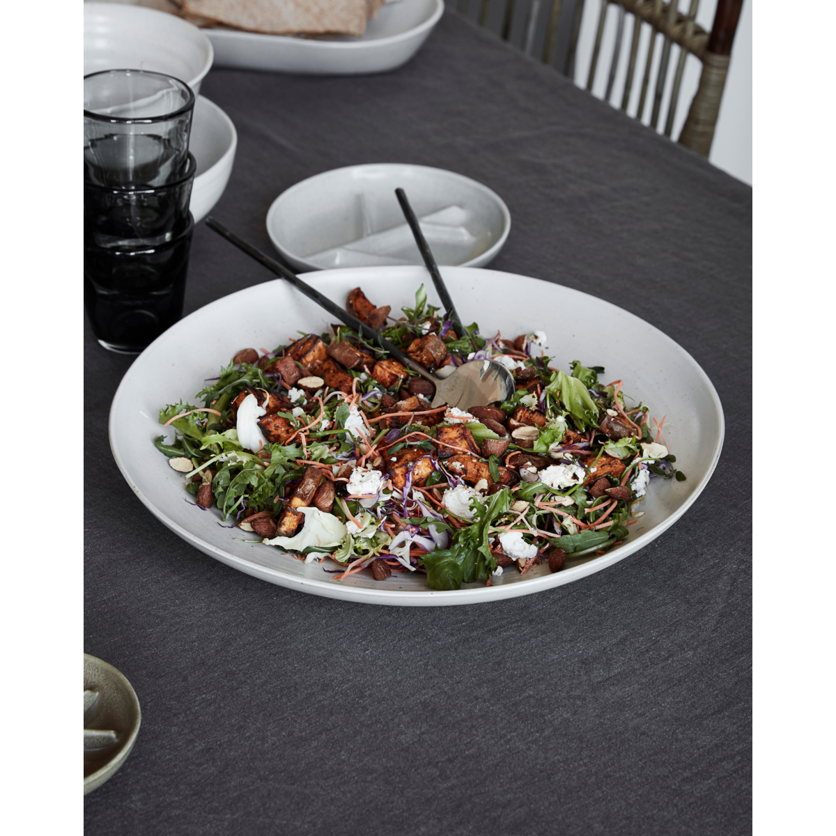 Dish, hdpion, gray; white