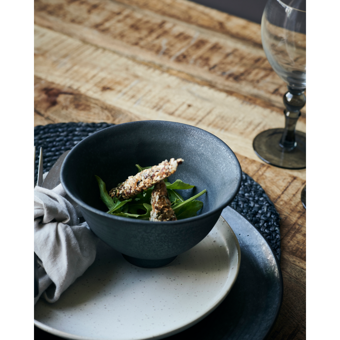 Bowl, hdpion, black; brown