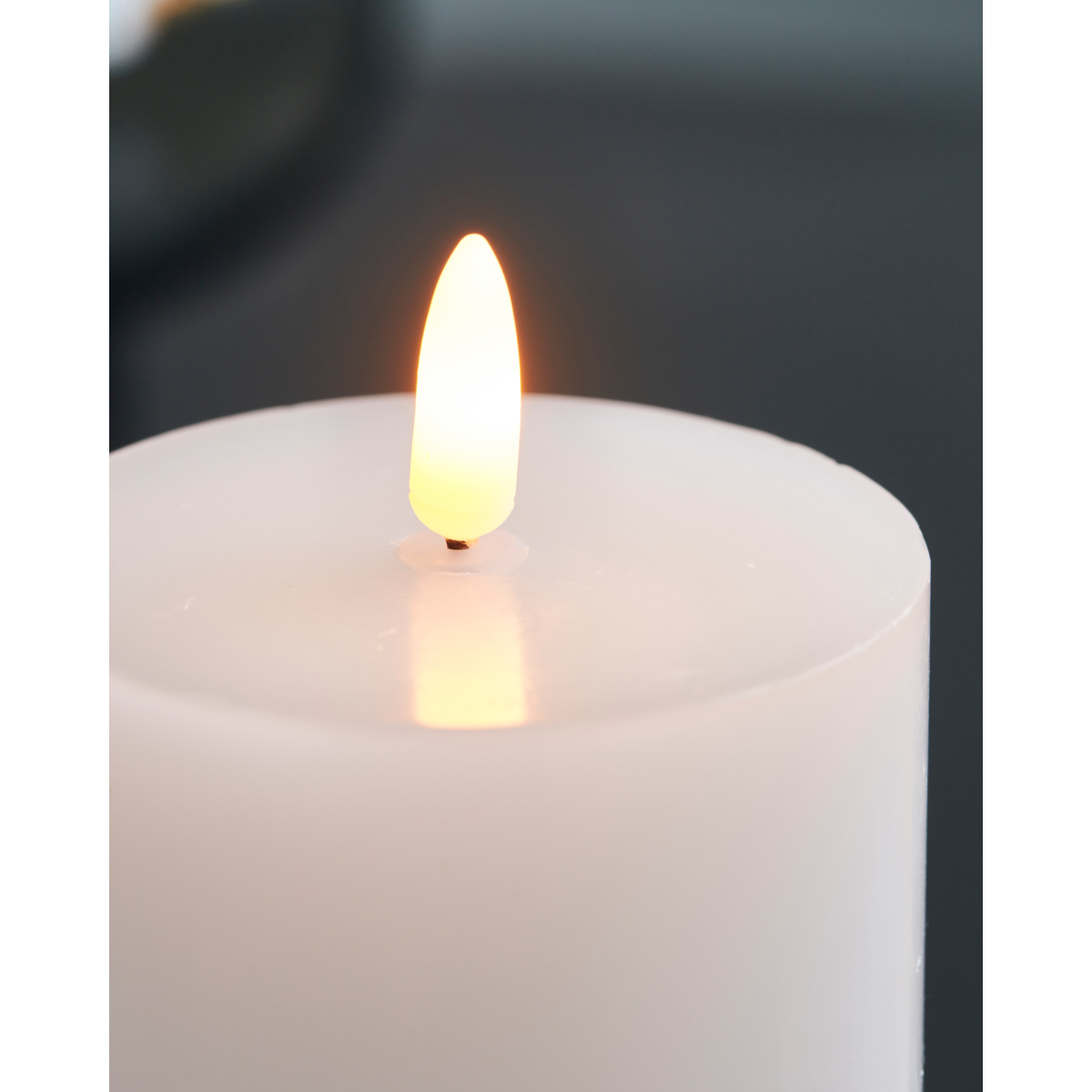 Light, hdled, white