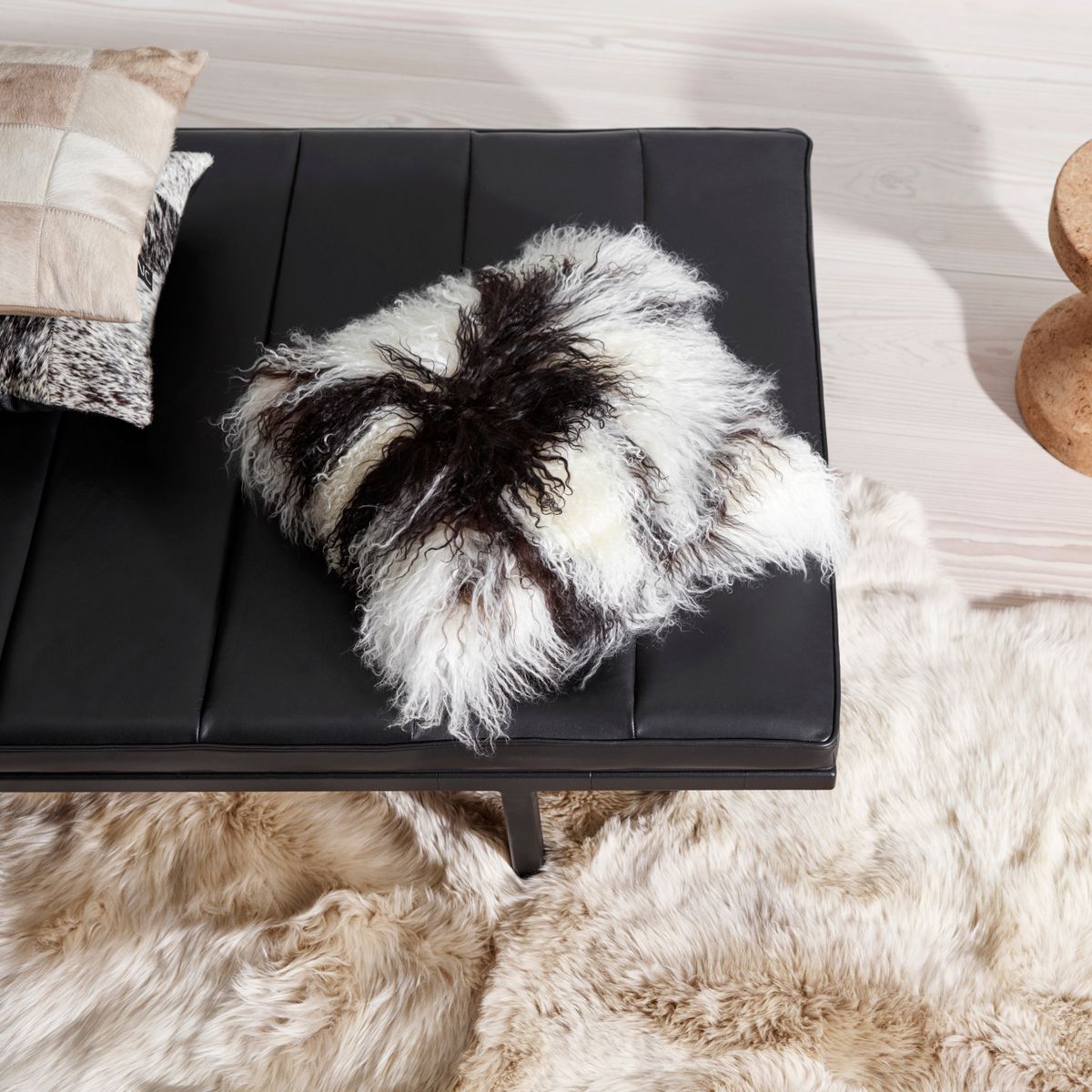 Lambskin pillow | Curly | Tibet | 28x56 cm