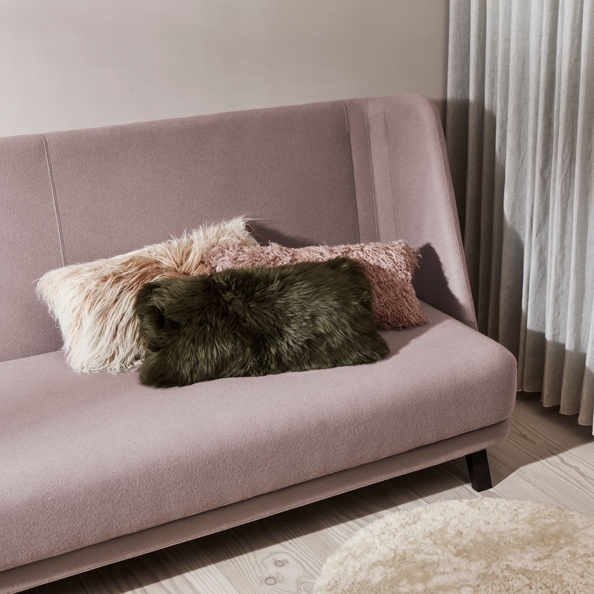 Lambskin pillow | Curly | Tibet | 28x56 cm