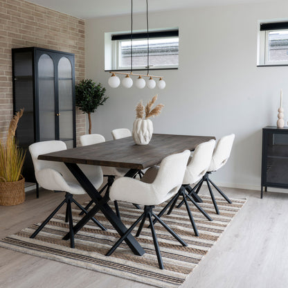 Dining table and 6 dining table chairs