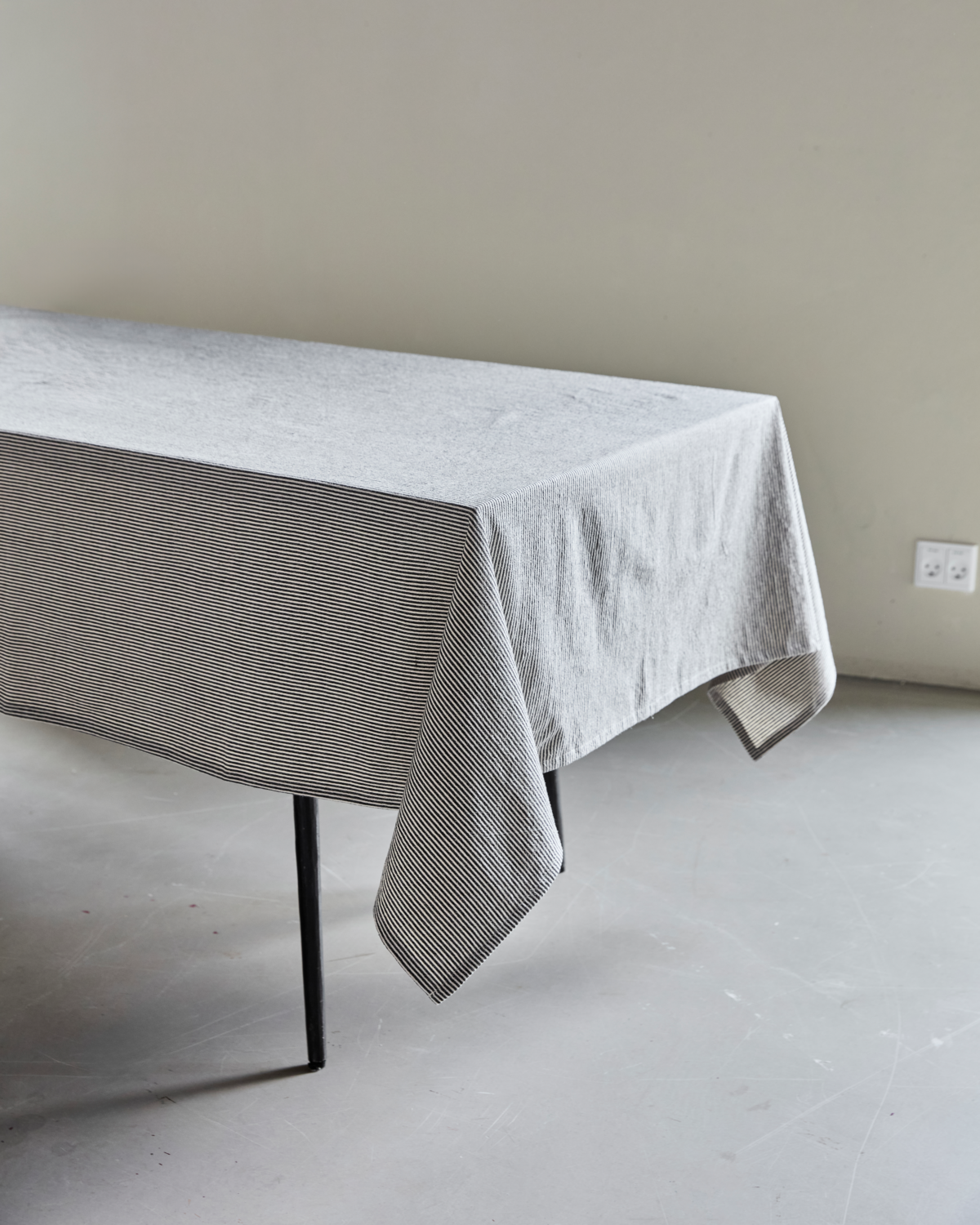 Dug, HDBlock, Sand; Black