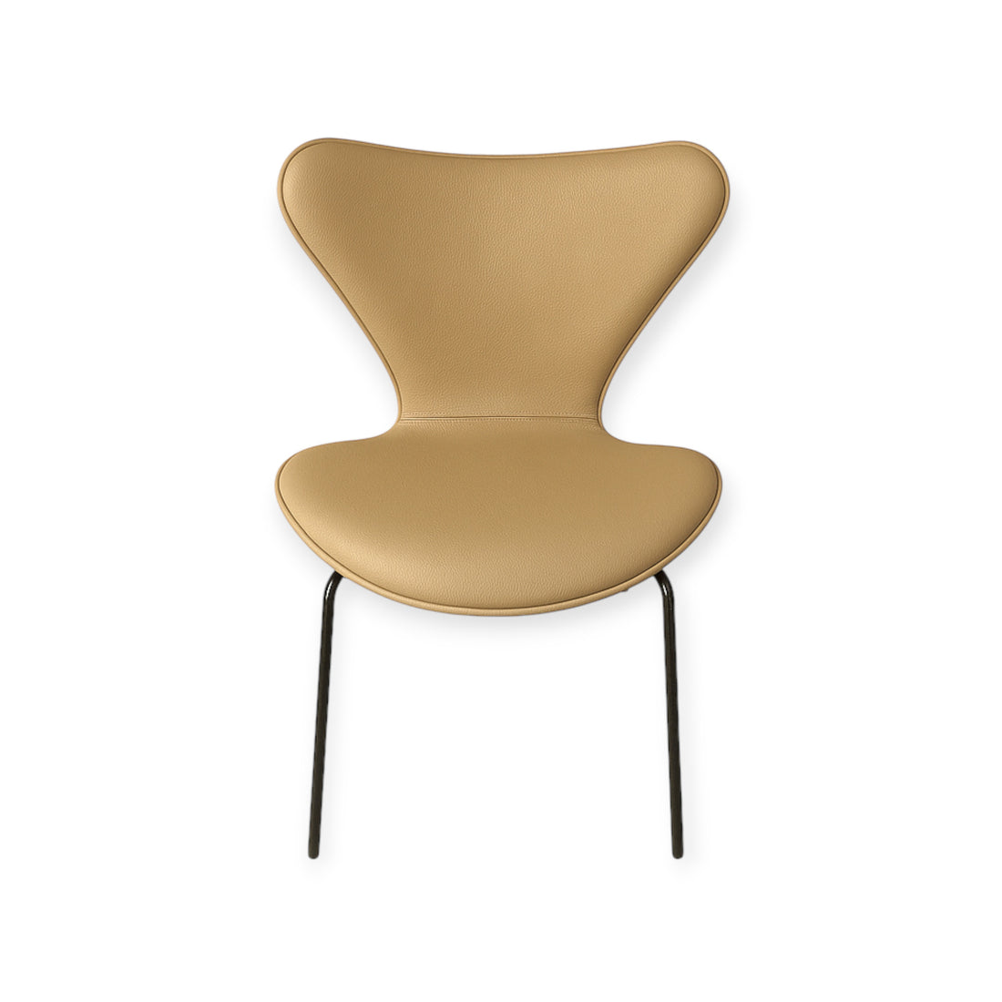 Full cover for Arne Jacobsen 3107 chair in sand-coloured leather