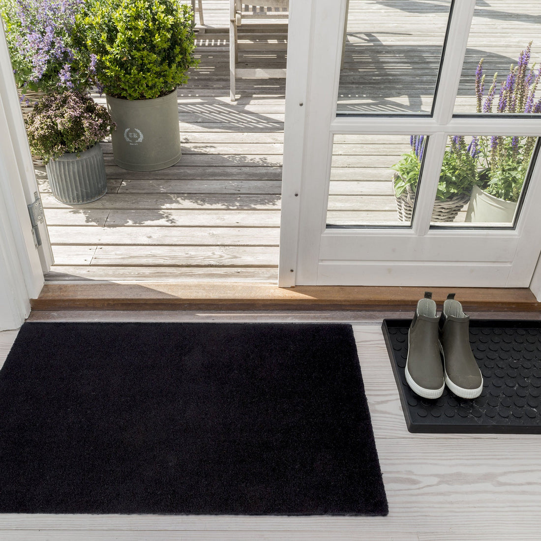 GULVMÅTTE 60 x 90 CM - UNI COLOR/BLACK - Tica Copenhagen - DesignGaragen.dk