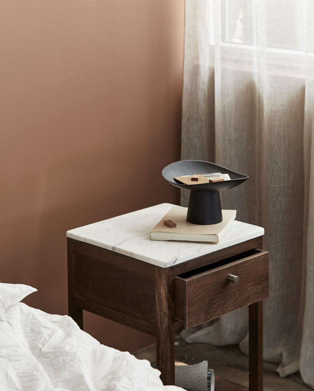 Beetle bedside table - brown/white marble