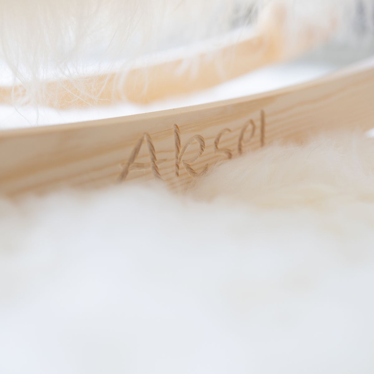 Manray Povl Kjer Design | Long-haired Lambskin | Large L85xW25xH60 cm