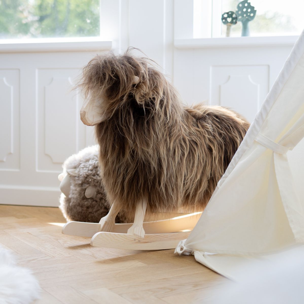 Manray Povl Kjer Design | Shorthair Lambskin | Large L85xW25xH60 cm