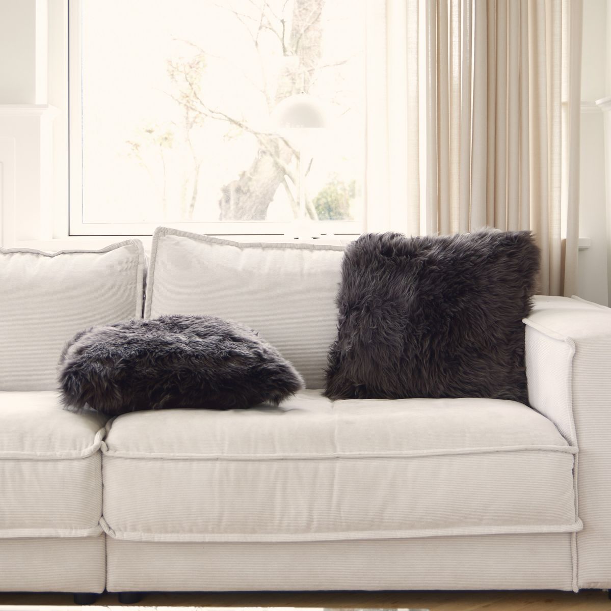 Lambskin pillow | Long-haired | New Zealand | 50x50 cm