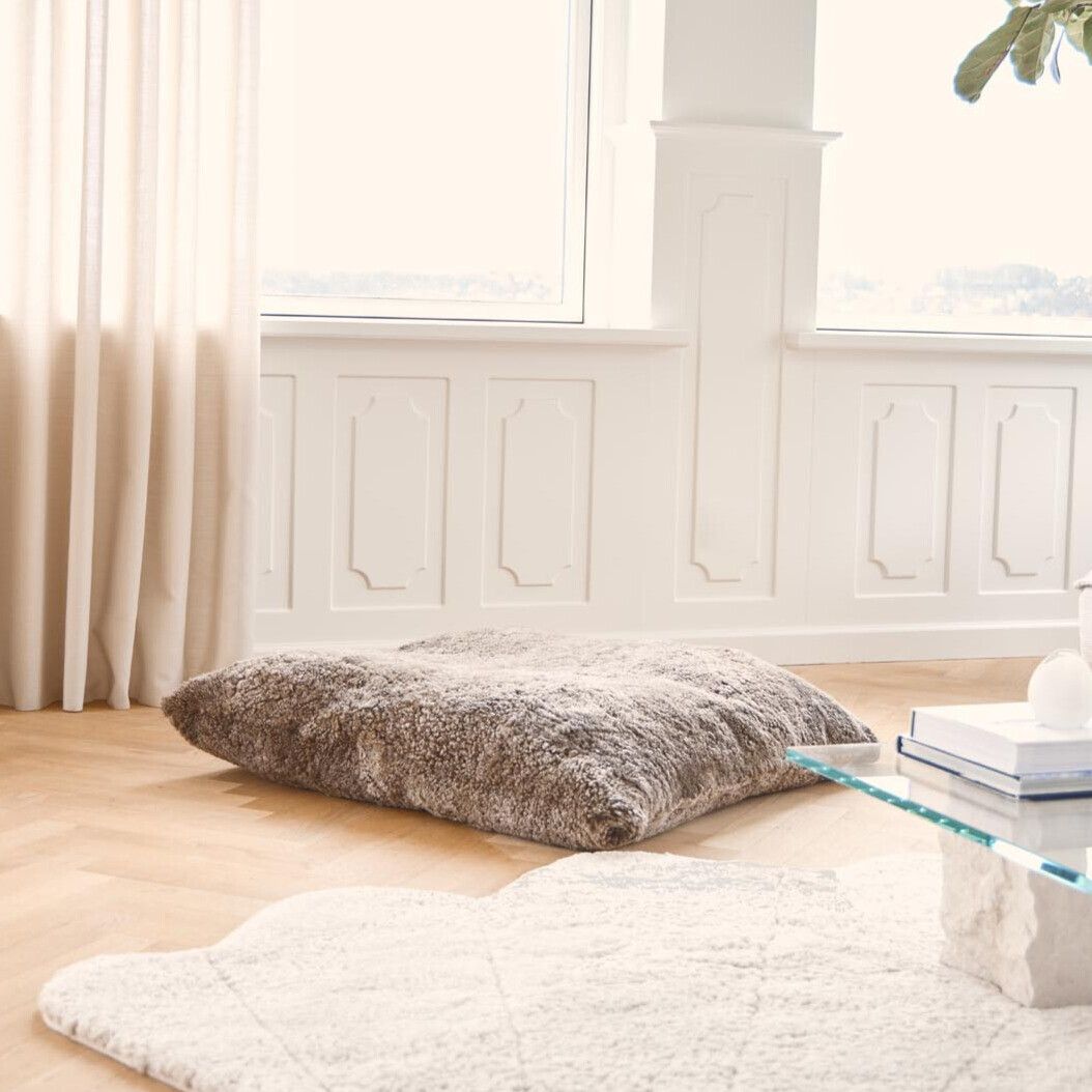 Maxi Float Pillow | Short-haired | New Zealand | Double Sided | 90x90 cm