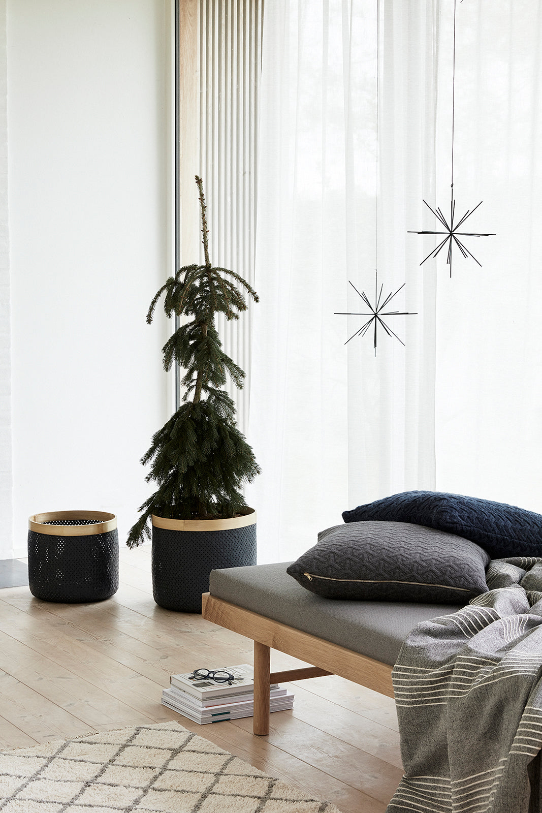 Strip basket black/nature (set of 2) - Ø34XH30, Ø40XH35CM