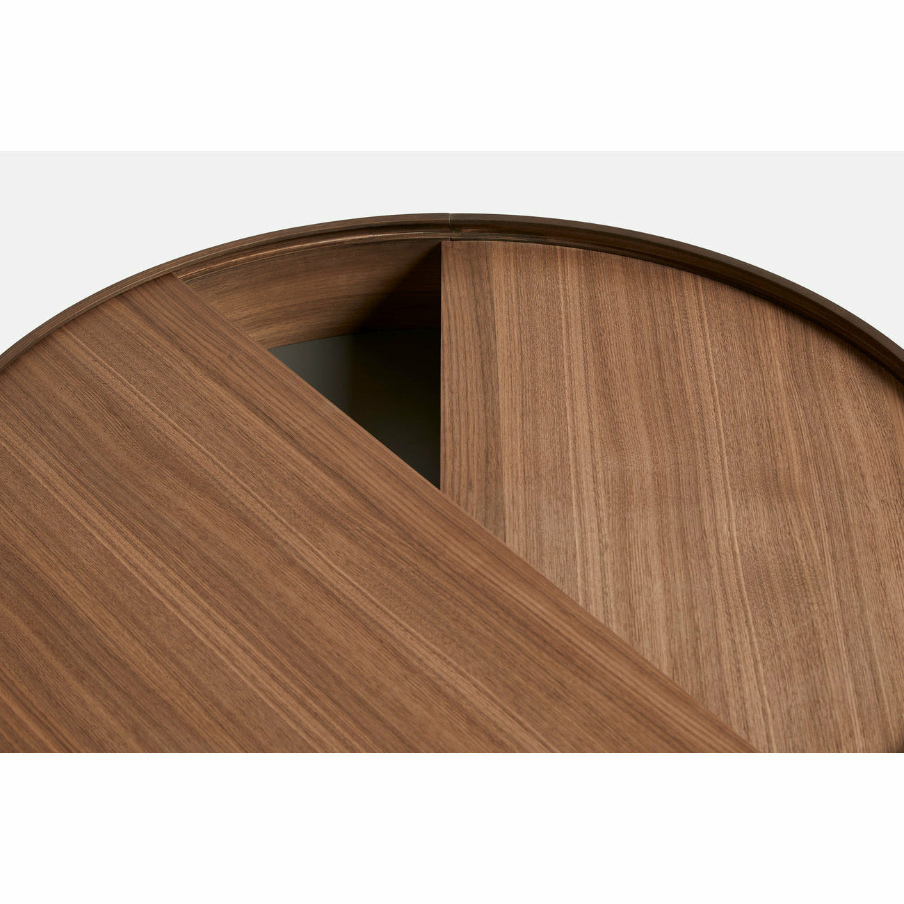 WOUD -  Arc coffee table (89 cm) - Walnut