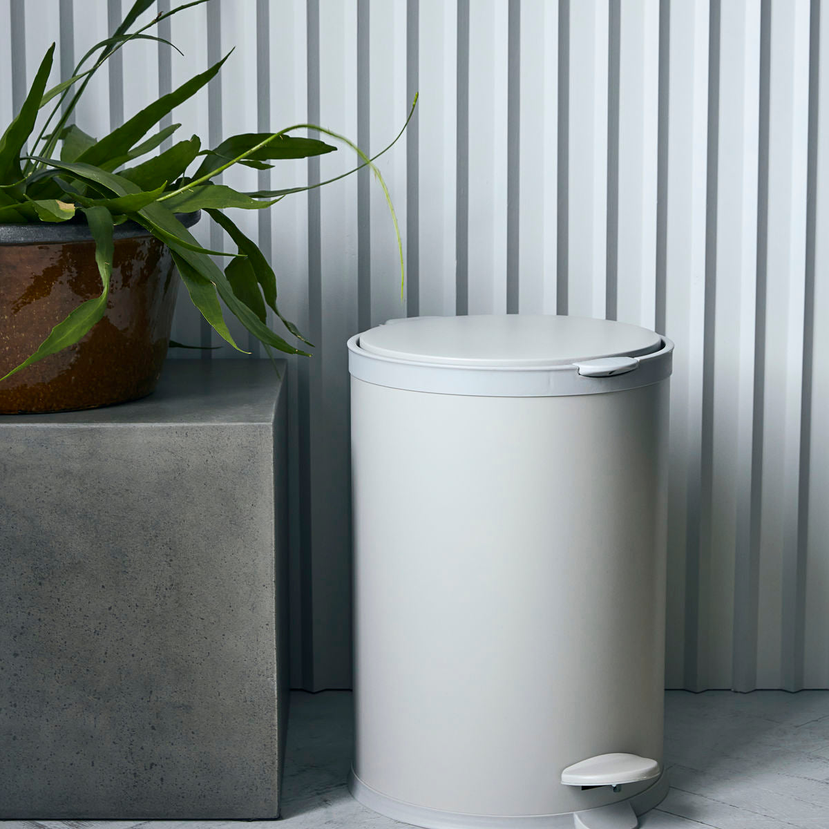 House Doctor - Trash can, Eda, Ecru - h: 44.5 cm, dia: 41 cm