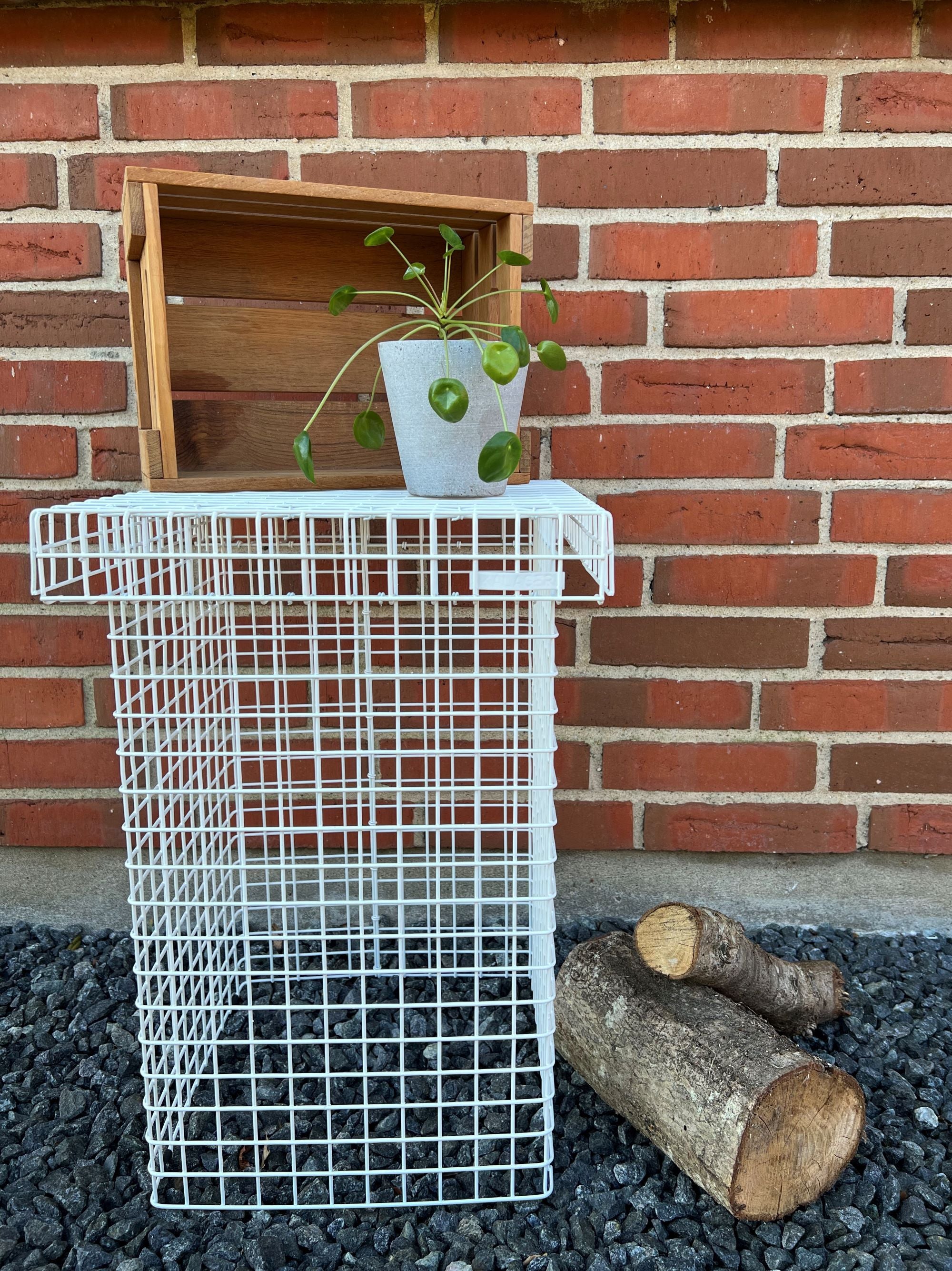 Kalager Design Wire Stool, White