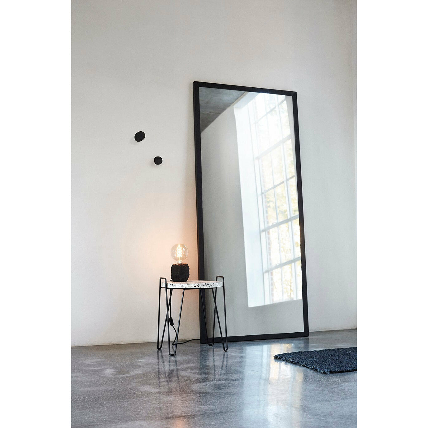 Knage Crust S - Mat sort - Lava sten - W: 6 H: 6 D: 6 cm - Muubs - DesignGaragen.dk