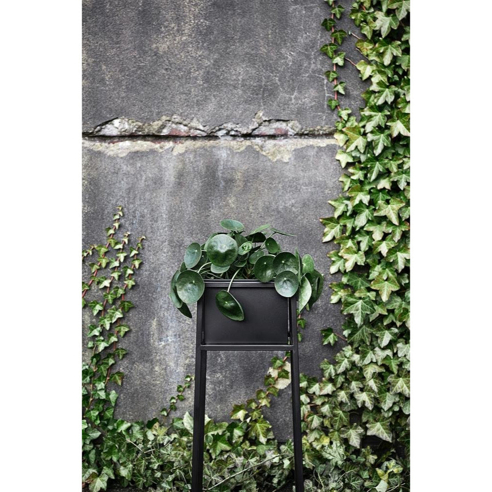 Nordal - Iron flowerpot, high 66x28x28 cm black 