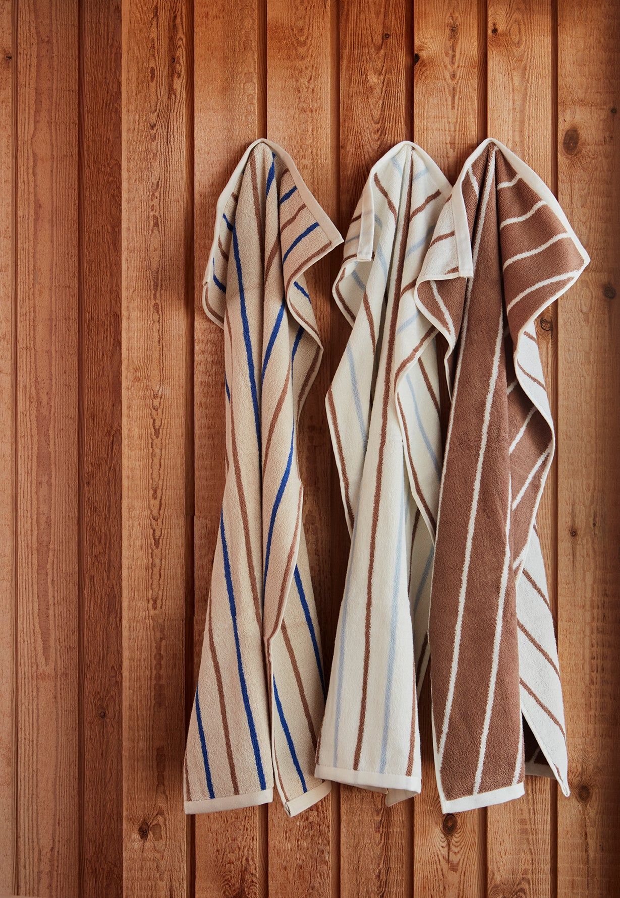 OYOY LIVING RAITA towel - 100x150 cm - Caramel / Optic Blue