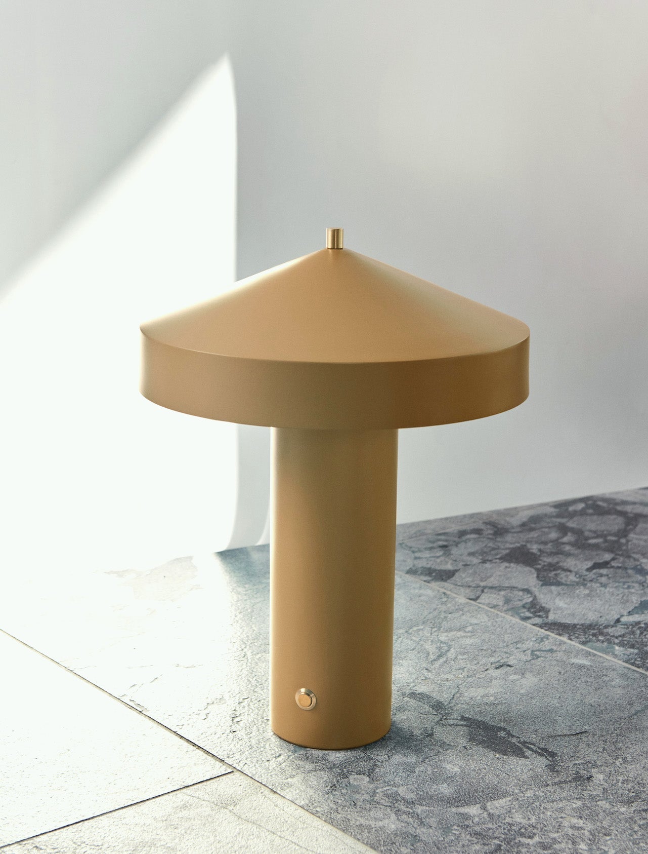 OYOY LIVING HATTO TABLE LAMP (EU)