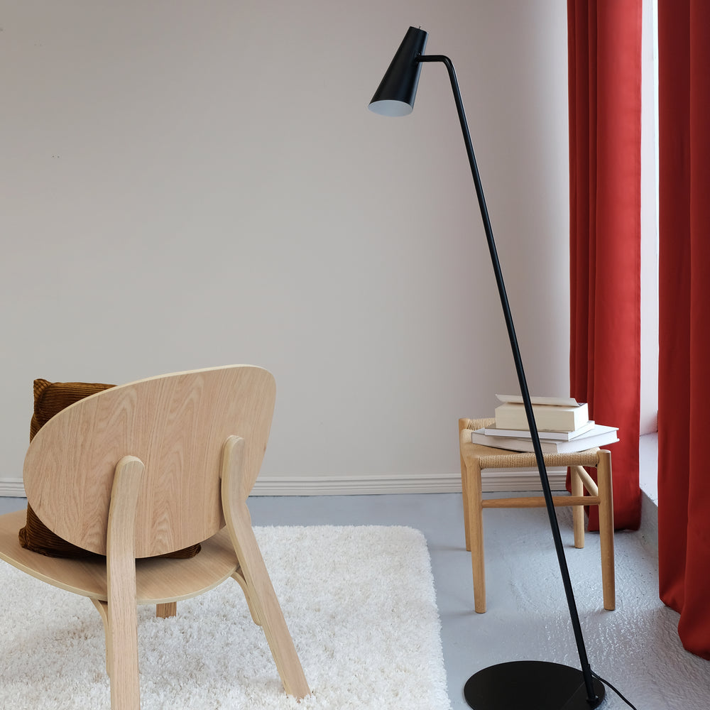 Dyberg Larsen Noa gulvlampe - Ø30xH149,5 cm - DesignGaragen.dk.