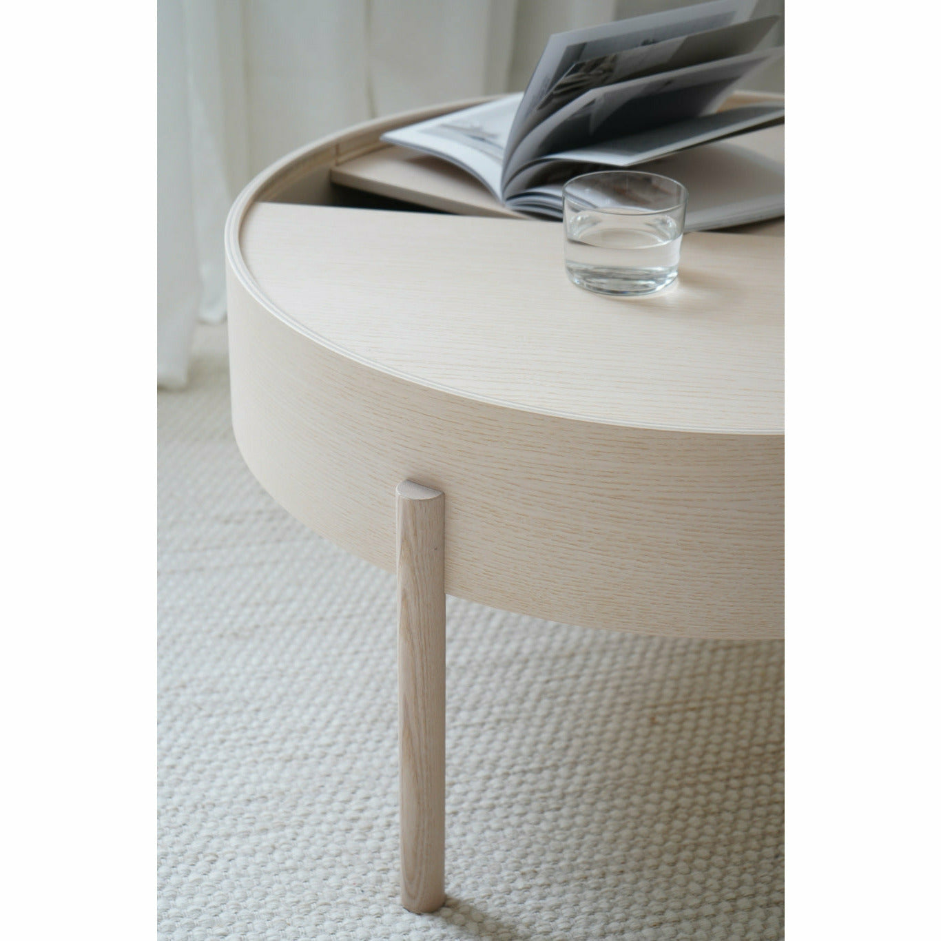 WOUD -  Arc coffee table (66 cm) - White pigmented ash