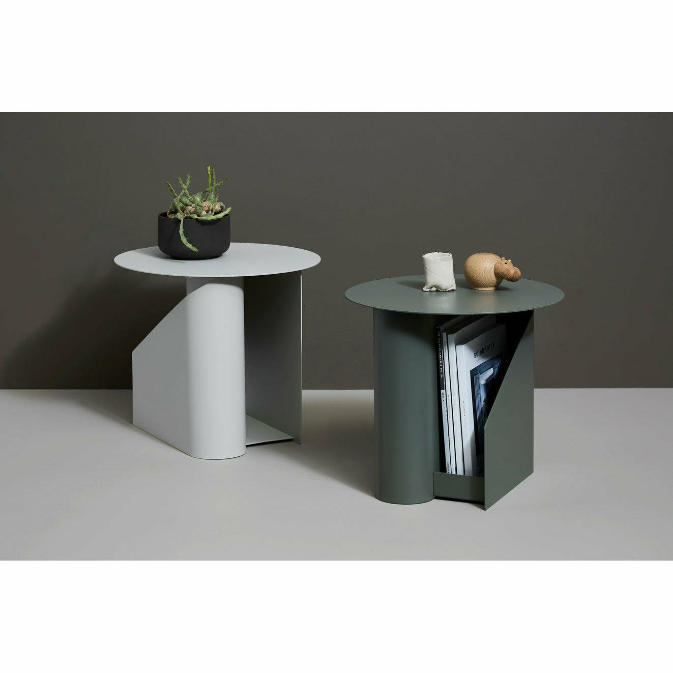 WOUD -  Sentrum side table - Warm grey