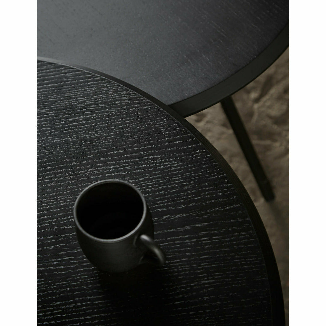 WOUD -  Soround coffee table - Black ash (Ø60xH44,50)