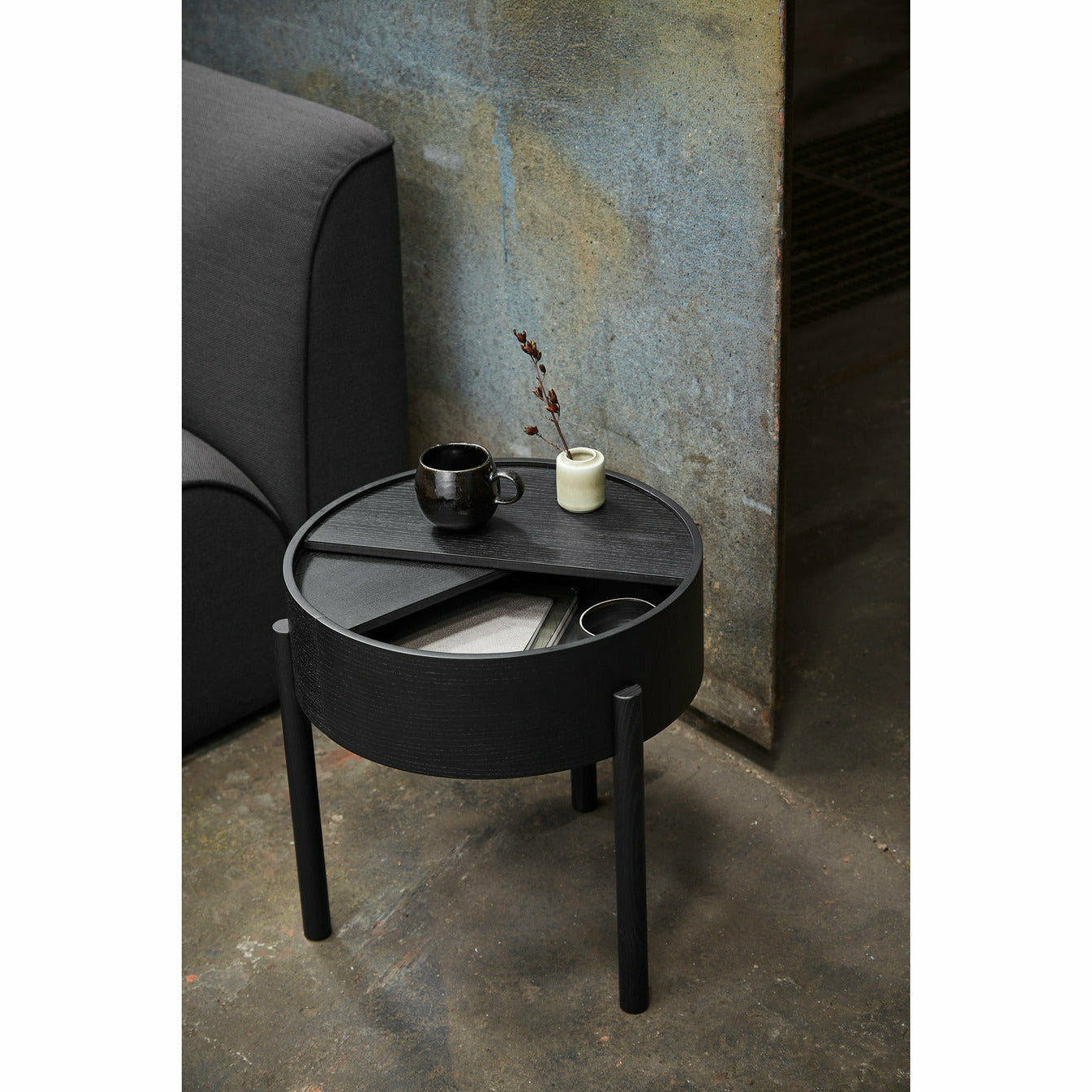 WOUD -  Arc side table (42 cm) - Black